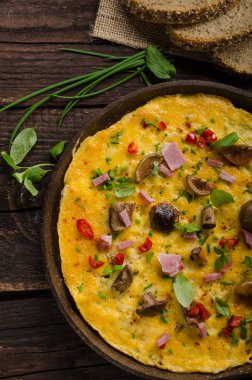 Taze omlet, turşu mantar ve biber