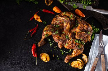 Izgara baharatlı tavuk