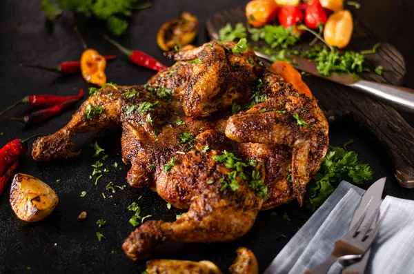 Grillezett fűszeres csirke — Stock Fotó