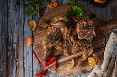 Izgara baharatlı tavuk