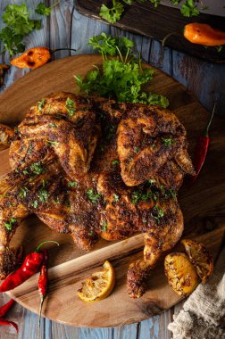Izgara baharatlı tavuk