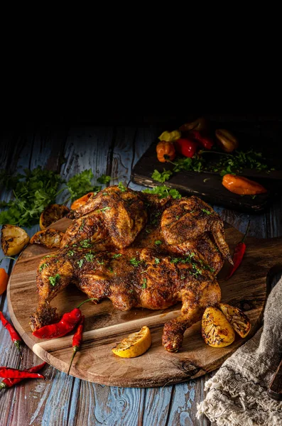 Gegrilltes scharfes Hühnchen — Stockfoto