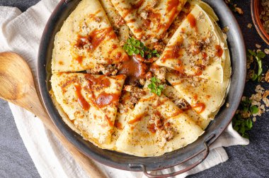 Tahıllı karamel krepleri