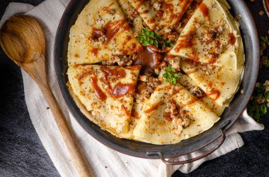 Tahıllı karamel krepleri