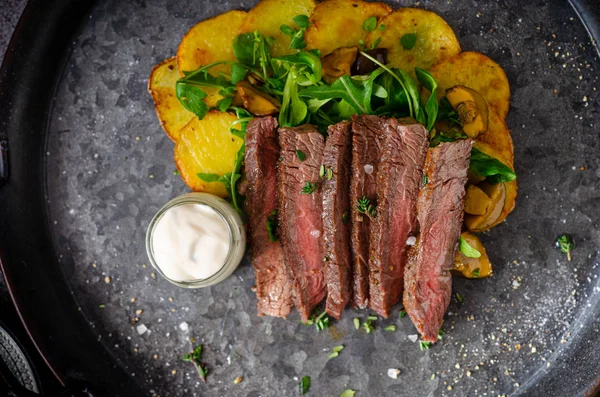 Délicieux steak de boeuf — Photo