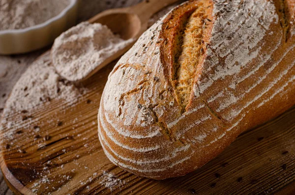 Zelfgebakken karwijbrood — Stockfoto