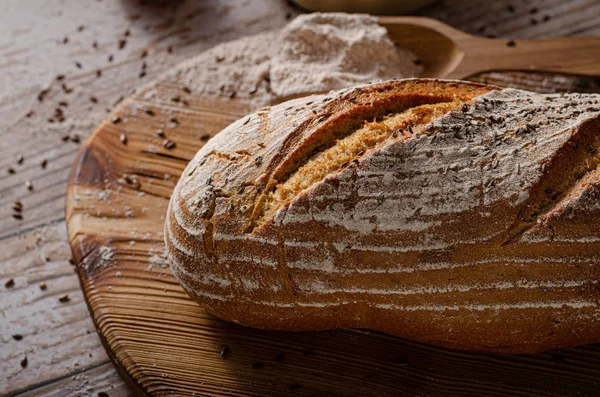 Zelfgebakken karwijbrood — Stockfoto