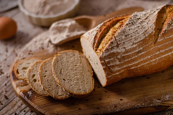 Zelfgebakken karwijbrood — Stockfoto