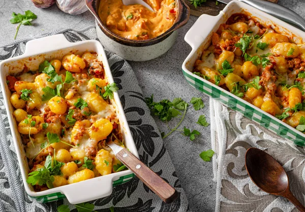 Nhoque gratinado com queijo — Fotografia de Stock