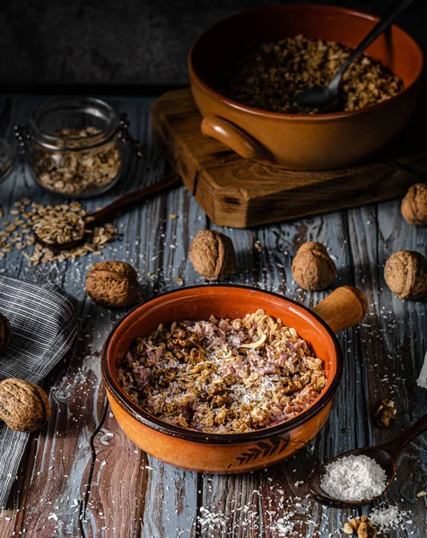 Granola al horno con nueces y coco — Foto de Stock