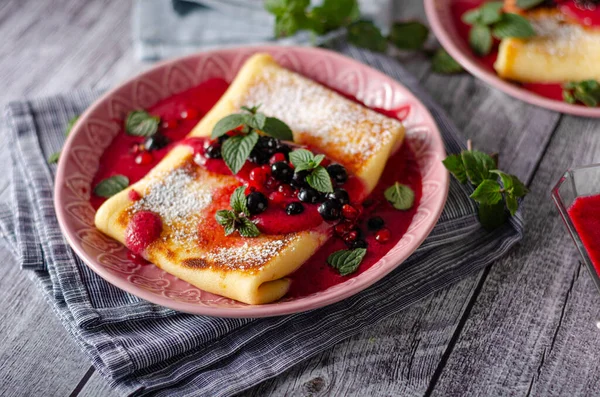 Cheese blintzes crepes — Stockfoto