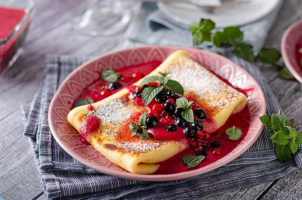 Crepes de queijo blintzes — Fotografia de Stock