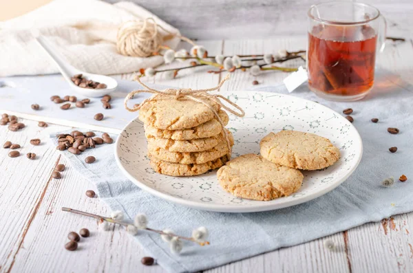 Krispiga Och Läckra Buscuits Med Nötter Och Smör — Stockfoto