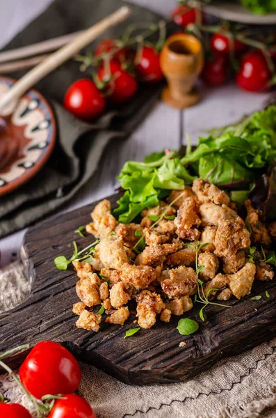 Deliciosa Comida Grasa Chicharrones Fritos Cerdo Con Ajo — Foto de Stock