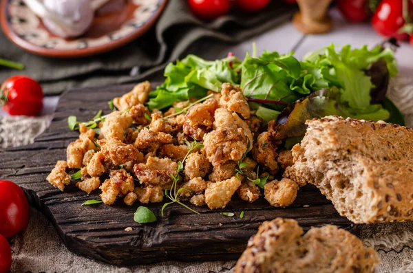 Delicious Fat Food Fried Greaves Pork Garlic — Stock Photo, Image