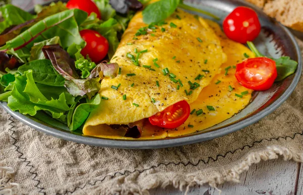 Delicious Simple Egg Omelette Herbs — Stock Photo, Image