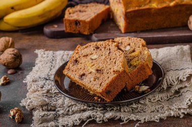 En iyi ev yapımı muzlu ekmek, sade ve sağlıklı.