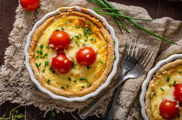 Quiche Queijo Rústico Com Tomate Bio Cocktail — Fotografia de Stock