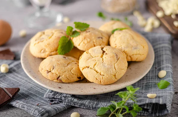 Gran Combinación Chocolate Blanco Negro Con Menta — Foto de Stock