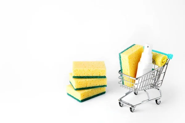 Carrito Compras Con Detergentes Esponjas Para Platos Espacio Libre Para — Foto de Stock