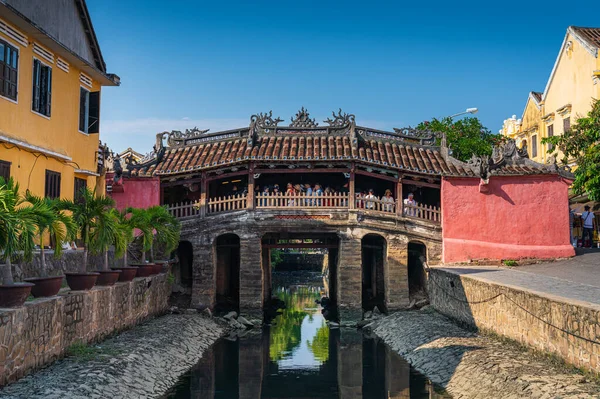 Hoi Vietnam Octubre 2019 Los Turistas Que Visitan Antiguo Puente — Foto de Stock