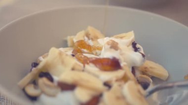 Fındık ve Bal yoğurt