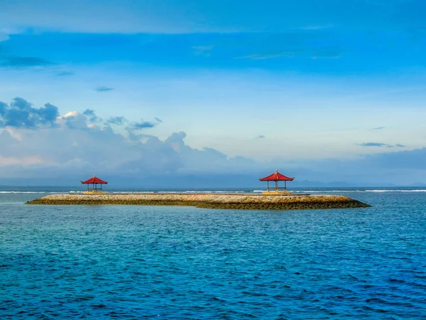 Gazebo en aguas abiertas — Foto de Stock