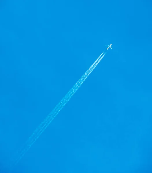 Volando nel cielo — Foto Stock