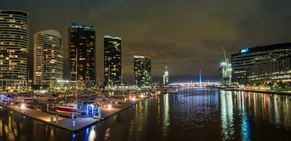 Melbourne Dockland área por la noche — Foto de Stock