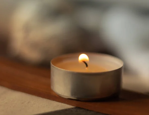 Encens Allumé Par Une Bougie Libérant Fumée Dans Spa Pour — Photo