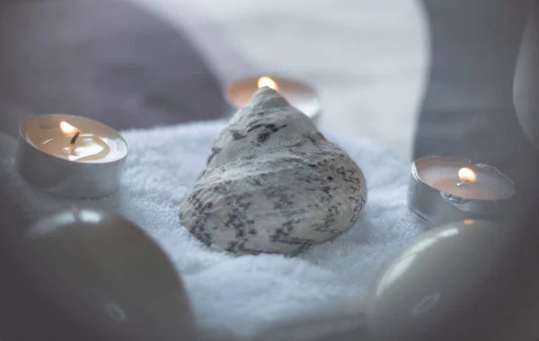 Keramische Zee Schelpkaars Eieren Een Spa Voor Genezing Ontspannende Therapie — Stockfoto