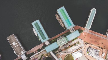 Gelişmiş Çin şehirde otopark yat 