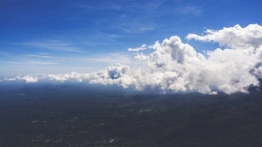 inanılmaz güzel beyaz, kabarık bulutlar