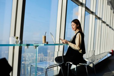 Japon kadın başarılı freelancer