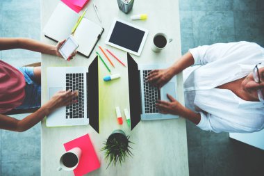 Kadınlar araçları kullanma