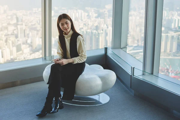 Japon kadın başarılı freelancer — Stok fotoğraf