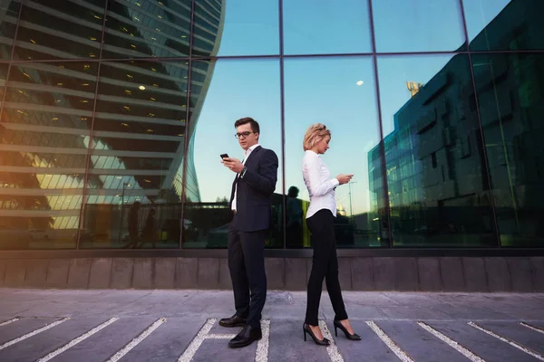 Young man and woman proud CEO — Stock Photo, Image