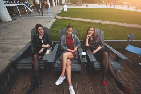 Girls dressed in trendy clothes — Stock Photo, Image