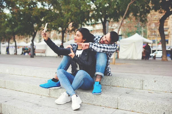 Happy romantic couple — Stock Photo, Image