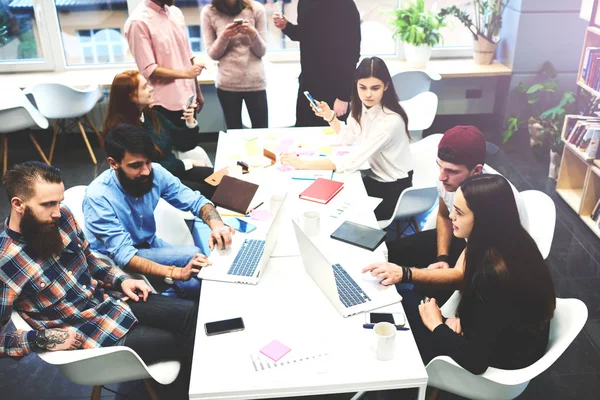Întâlnire în birou, echipă productivă — Fotografie, imagine de stoc