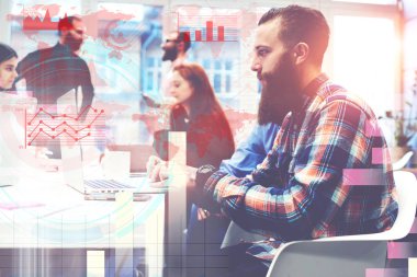 Metin yazma yaratıcı erkek blogger 