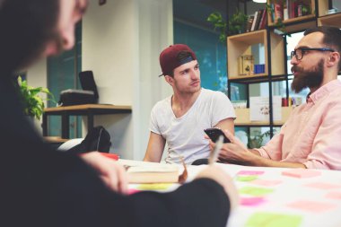 Beyin fırtınası genç yaratıcı serbest meslek 