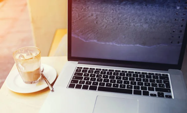 Modern laptop computer — Stock Photo, Image