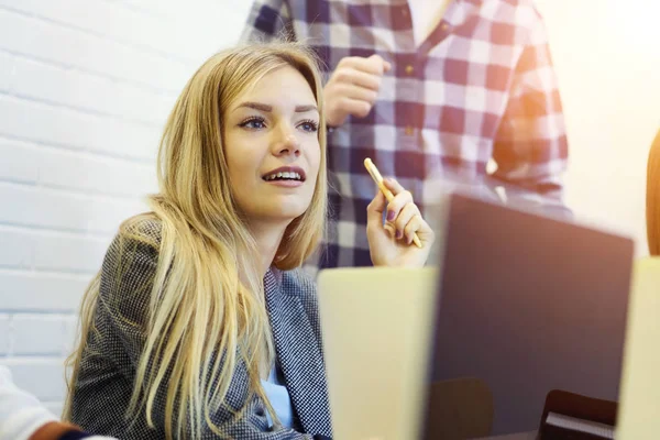 Gerente administrativa do sexo feminino — Fotografia de Stock