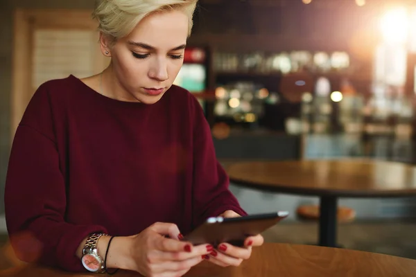 Attractive female hipster — Stock Photo, Image