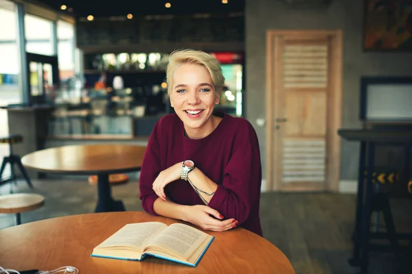 Female spending time indoors near copy space area for your advertising content — Stock Photo, Image