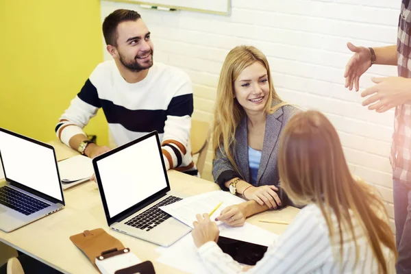 Equipo de jóvenes cualificados — Foto de Stock