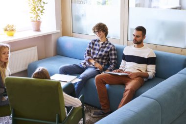 Mürettebat yetenekli serbest konuşma