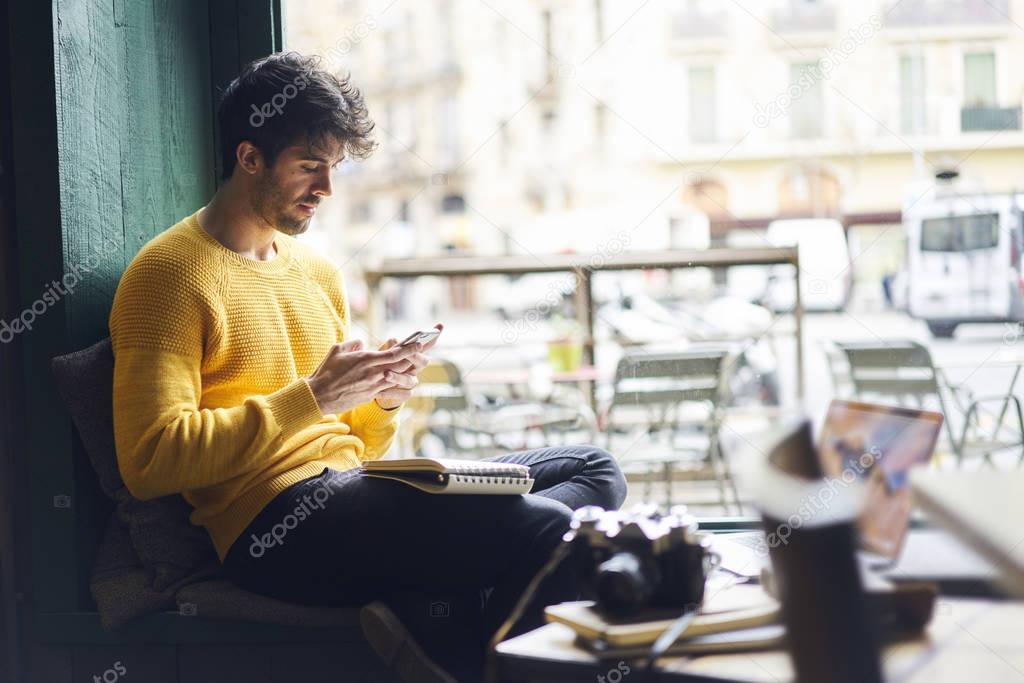 man receive messages from friend