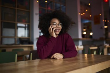 Hippi kız olarak sosyal ağlar sohbet 